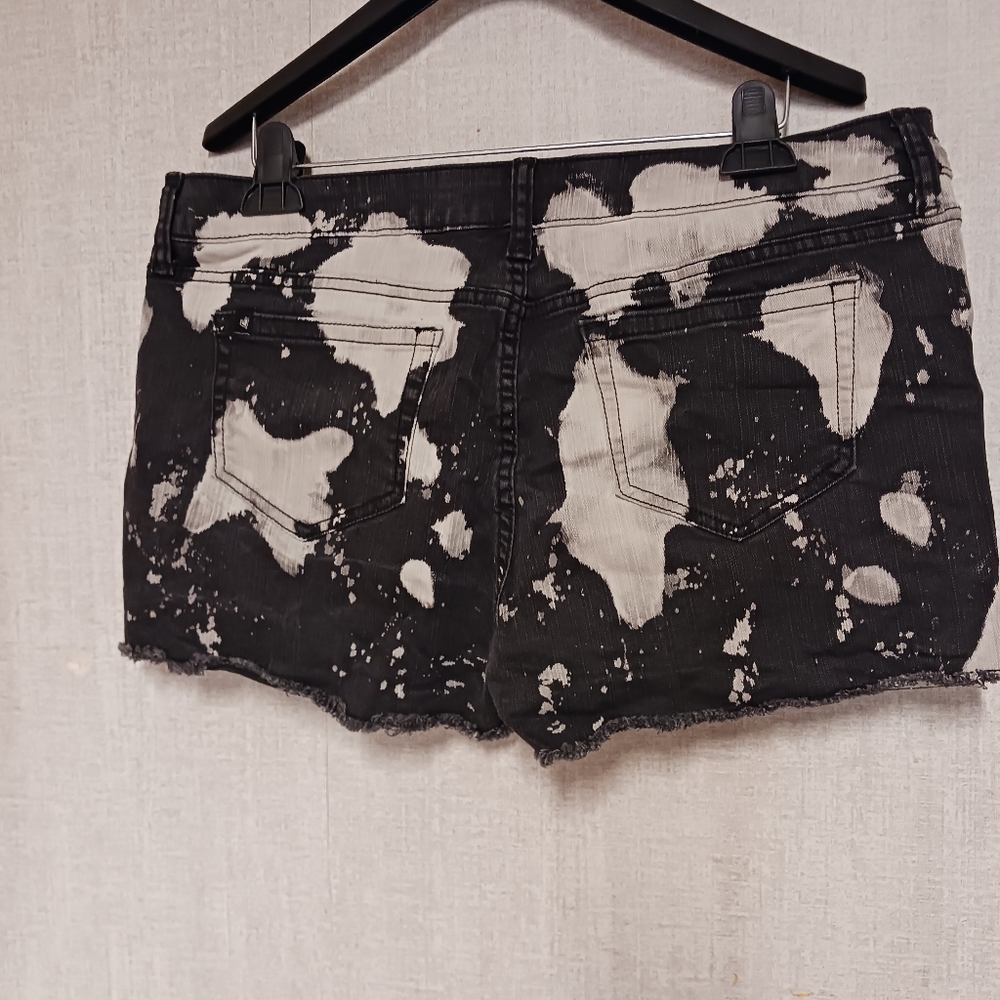 Lovesick Shorts Size 15 - Picture 3 of 4